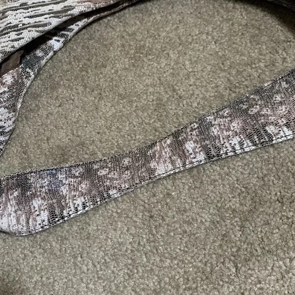 HOBO Gardner Hobo Bag - Picture 9 of 13